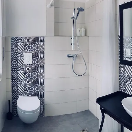 Wanderlust Oda ve Kahvaltı 2*