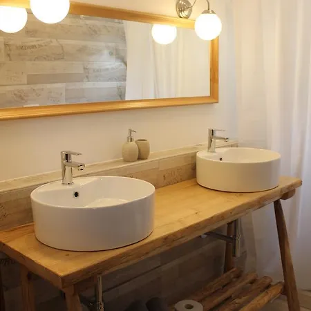 Wanderlust Bed & Breakfast